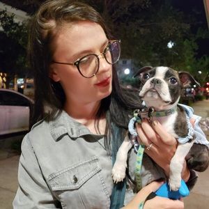 Meet your Posher, Helynn